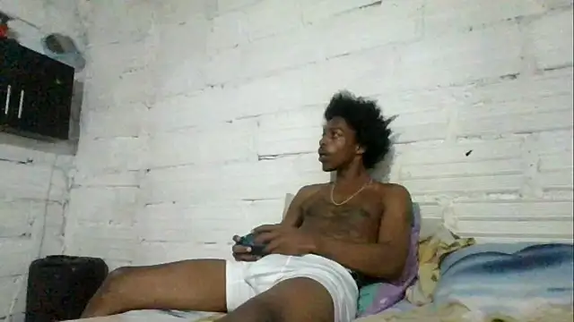 Snapshot of LarryCollin chatting on 10-18-25, 10:21 LarryCollin online show from 10-18-25, 10:21