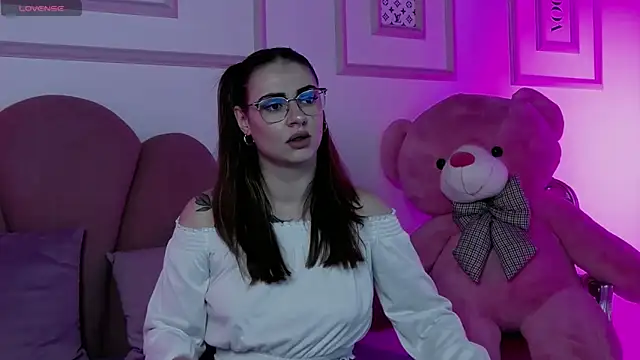 Abby  White online show from 10-05-25, 04:16