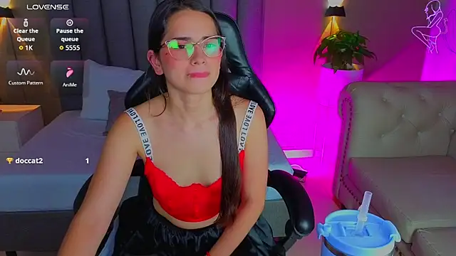 Snapshot of angelica_dymond chatting on 05-11-26, 04:04 angelica dymond online show from 05-11-26, 04:04