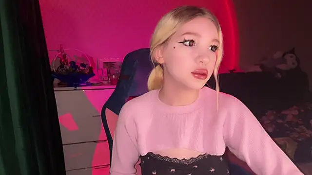Snapshot of Stuffy_Ri chatting on 01-15-25, 11:30 Stuffy Ri online show from 01-15-25, 11:30