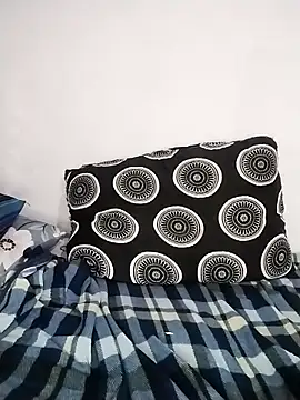 Snapshot of Tota_Khan chatting on 09-18-25, 01:18 Tota Khan online show from 09-18-25, 01:18