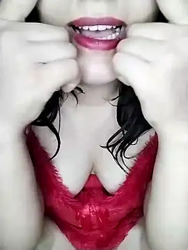 Snapshot of Tota_Khan chatting on 11-08-25, 12:33 Tota Khan online show from 11-08-25, 12:33