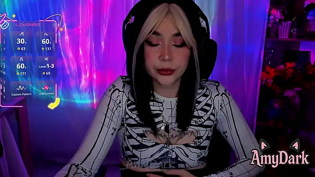 Snapshot of _AmyDark chatting on 09-18-25, 12:01 AmyDark online show from 09-18-25, 12:01