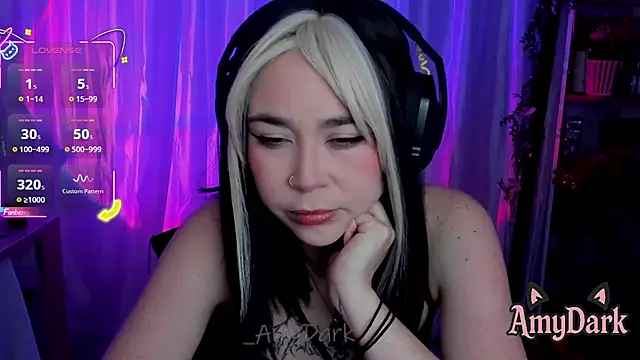 Snapshot of _AmyDark chatting on 10-10-25, 03:33 AmyDark online show from 10-10-25, 03:33
