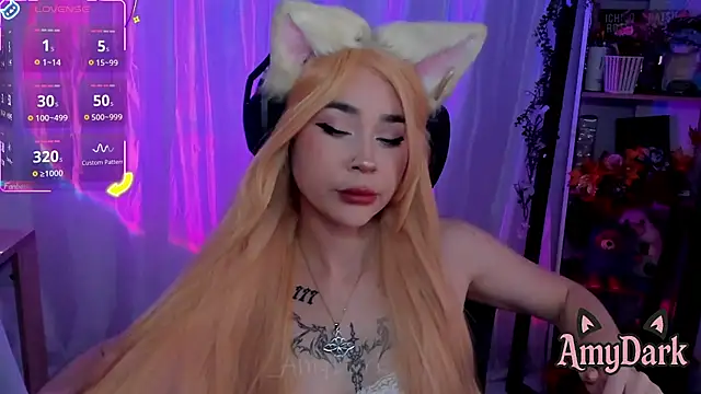 Snapshot of _AmyDark chatting on 10-21-25, 02:18 AmyDark online show from 10-21-25, 02:18