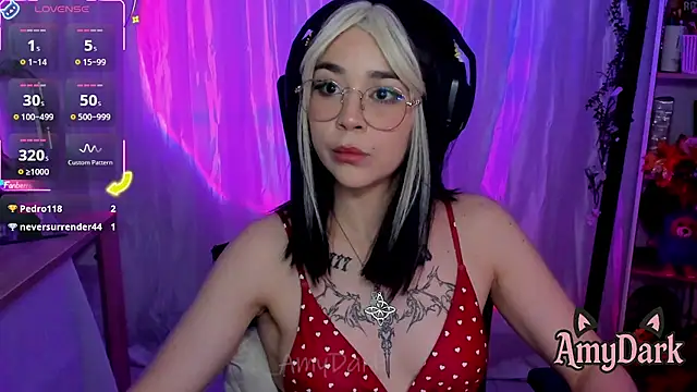 Snapshot of _AmyDark chatting on 10-23-25, 02:33 AmyDark online show from 10-23-25, 02:33
