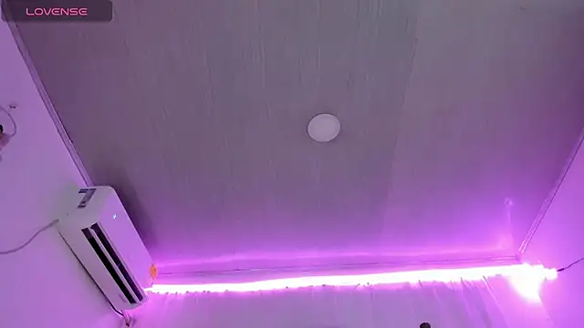 catalina and roger online show from 11-24-25, 08:52