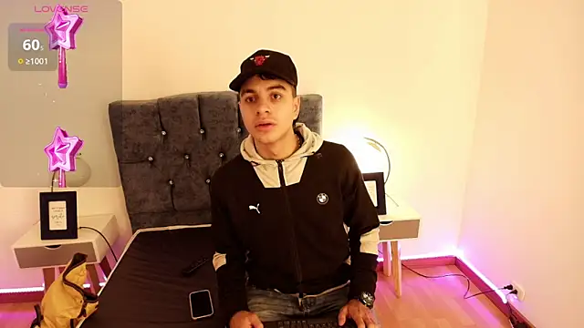 Snapshot of Amadeo_Wild chatting on 12-04-24, 01:31 Amadeo Wild online show from 12-04-24, 01:31