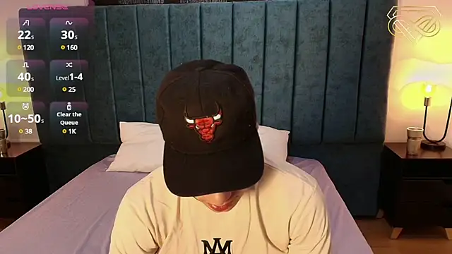 Snapshot of Amadeo_Wild chatting on 12-31-24, 03:42 Amadeo Wild online show from 12-31-24, 03:42