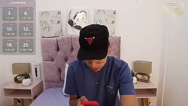 Snapshot of Amadeo_Wild chatting on 01-19-25, 12:39 Amadeo Wild online show from 01-19-25, 12:39