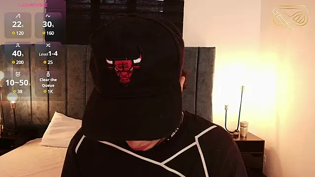 Snapshot of Amadeo_Wild chatting on 01-27-25, 03:18 Amadeo Wild online show from 01-27-25, 03:18