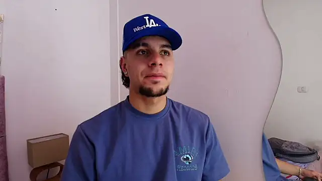 Snapshot of Amadeo_Wild chatting on 02-10-25, 02:59 Amadeo Wild online show from 02-10-25, 02:59