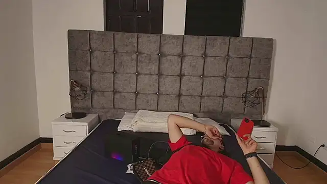 Snapshot of Amadeo_Wild chatting on 02-28-25, 11:56 Amadeo Wild online show from 02-28-25, 11:56