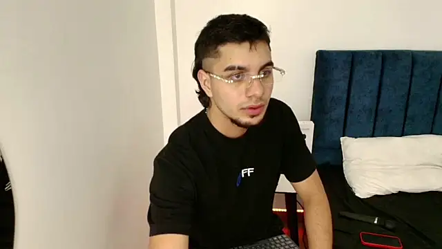 Snapshot of Amadeo_Wild chatting on 03-15-25, 07:16 Amadeo Wild online show from 03-15-25, 07:16