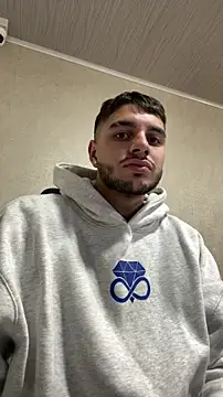 Snapshot of Amadeo_Wild chatting on 09-23-25, 02:14 Amadeo Wild online show from 09-23-25, 02:14