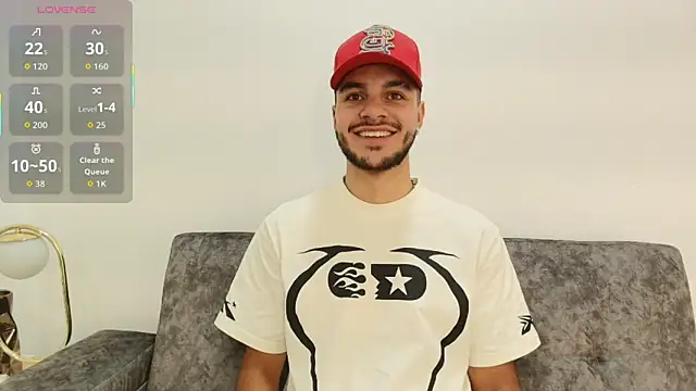 Snapshot of Amadeo_Wild chatting on 09-27-25, 01:27 Amadeo Wild online show from 09-27-25, 01:27