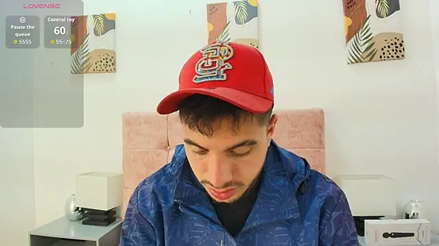 Snapshot of Amadeo_Wild chatting on 09-29-25, 02:55 Amadeo Wild online show from 09-29-25, 02:55