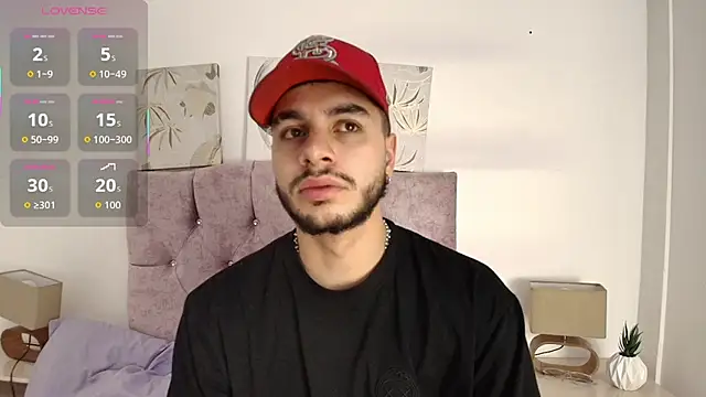 Snapshot of Amadeo_Wild chatting on 12-21-25, 03:08 Amadeo Wild online show from 12-21-25, 03:08