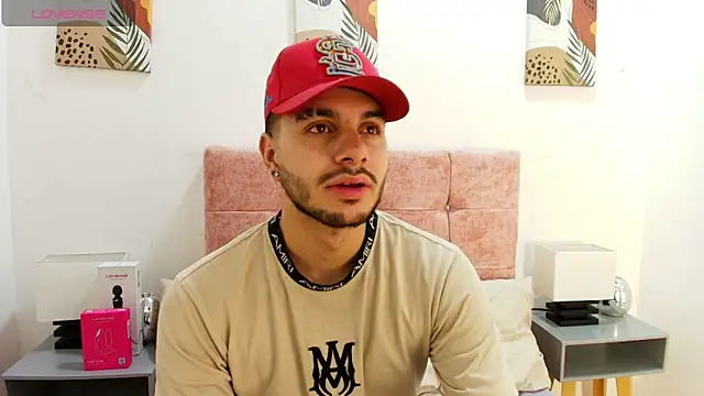 Snapshot of Amadeo_Wild chatting on 03-12-26, 12:11 Amadeo Wild online show from 03-12-26, 12:11