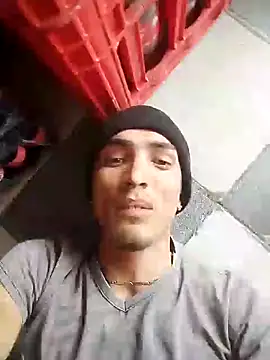 Snapshot of jeremy_scott chatting on 12-09-24, 07:29 jeremy scott online show from 12-09-24, 07:29