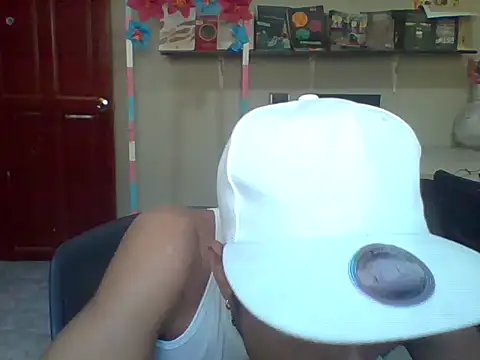 Snapshot of jeremy_scott chatting on 02-12-26, 08:59 jeremy scott online show from 02-12-26, 08:59