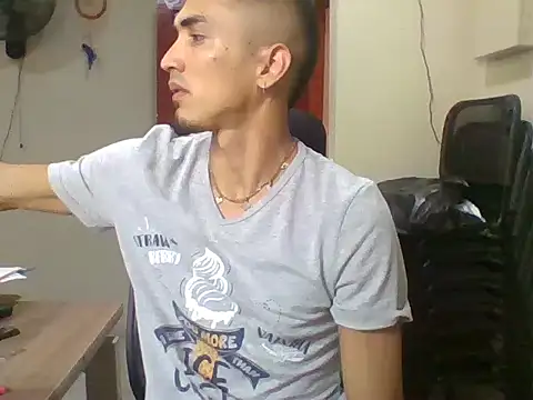 Snapshot of jeremy_scott chatting on 02-28-26, 05:36 jeremy scott online show from 02-28-26, 05:36