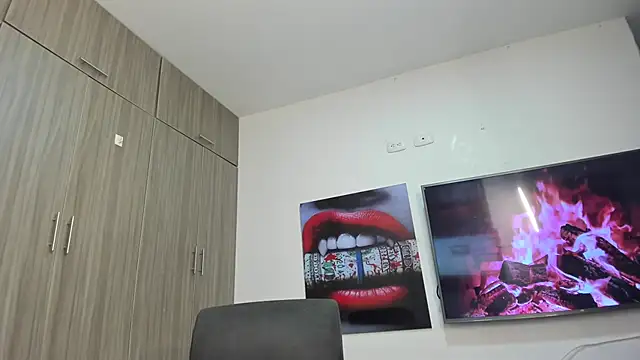 Snapshot of CbumDick chatting on 02-06-25, 10:53 CbumDick online show from 02-06-25, 10:53