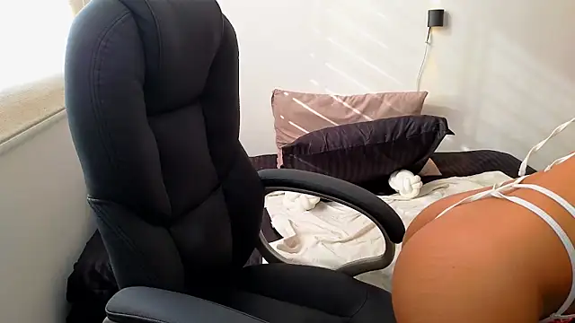 AlessaPears online show from 02-20-25, 09:20