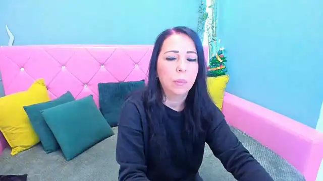 Snapshot of LauraSin chatting on 12-15-25, 04:17 LauraSin online show from 12-15-25, 04:17