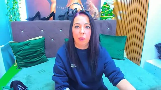 Snapshot of LauraSin chatting on 01-05-26, 07:06 LauraSin online show from 01-05-26, 07:06