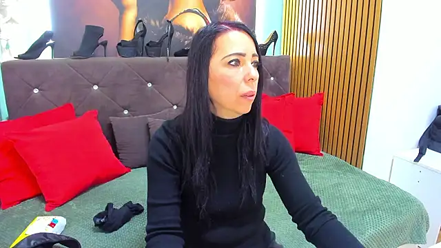 Snapshot of LauraSin chatting on 02-28-26, 04:35 LauraSin online show from 02-28-26, 04:35