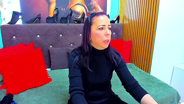 LauraSin online show from 04-30-26, 03:24