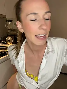 Snapshot of lola_tentatiion chatting on 03-22-25, 08:26 lola tentatiion online show from 03-22-25, 08:26