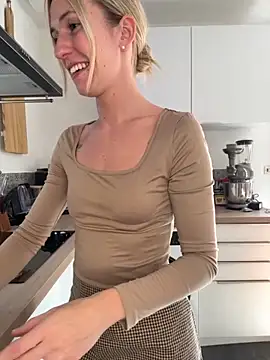 Snapshot of lola_tentatiion chatting on 09-27-25, 11:37 lola tentatiion online show from 09-27-25, 11:37