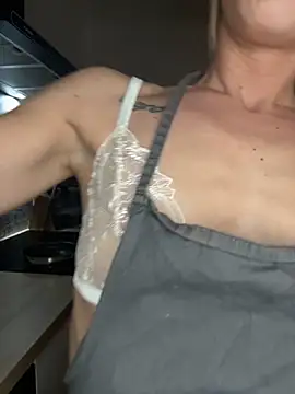 Snapshot of lola_tentatiion chatting on 10-20-25, 07:03 lola tentatiion online show from 10-20-25, 07:03