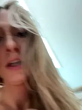 Snapshot of lola_tentatiion chatting on 11-25-25, 09:31 lola tentatiion online show from 11-25-25, 09:31