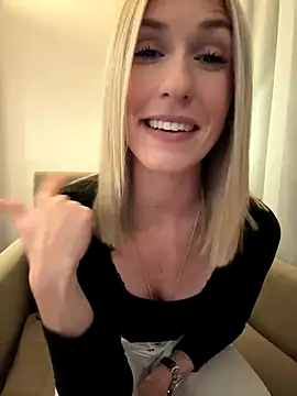 Snapshot of lola_tentatiion chatting on 12-22-25, 06:27 lola tentatiion online show from 12-22-25, 06:27