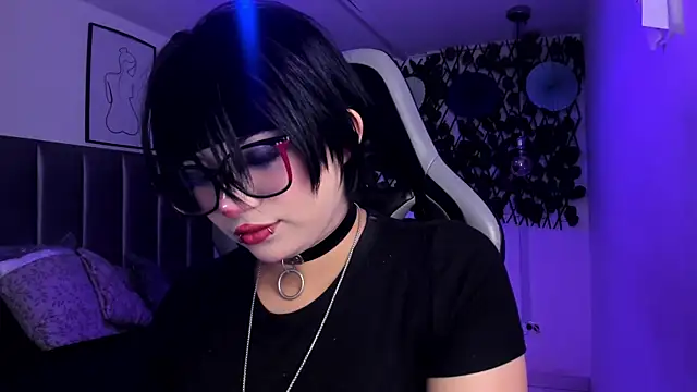 Kitty Gang online show from 05-01-26, 01:21