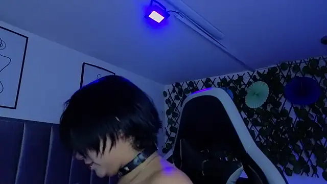 Kitty Gang online show from 05-05-26, 01:35