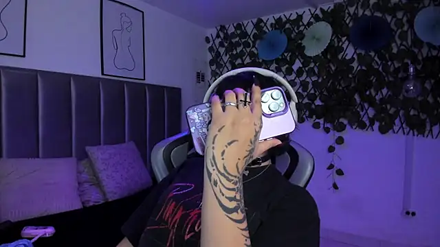 Kitty Gang online show from 07-14-26, 12:57