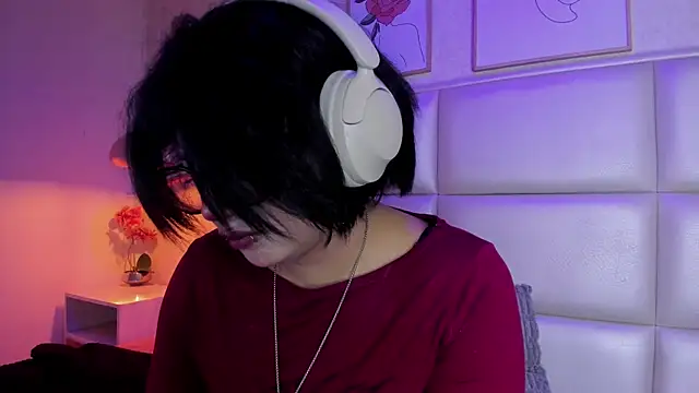 Kitty Gang online show from 07-18-26, 04:55