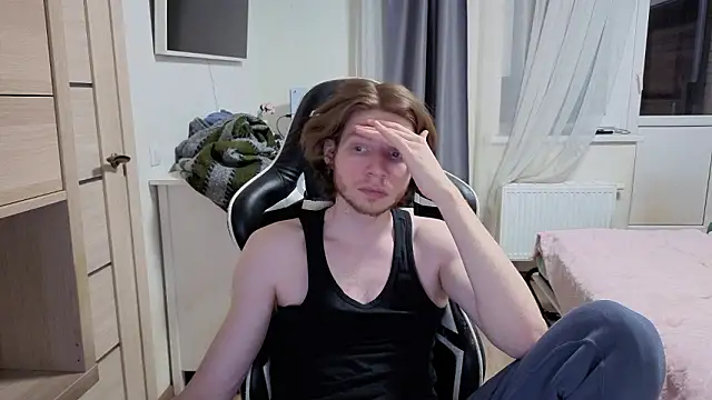 Snapshot of spaisenok chatting on 02-14-26, 10:06 spaisenok online show from 02-14-26, 10:06