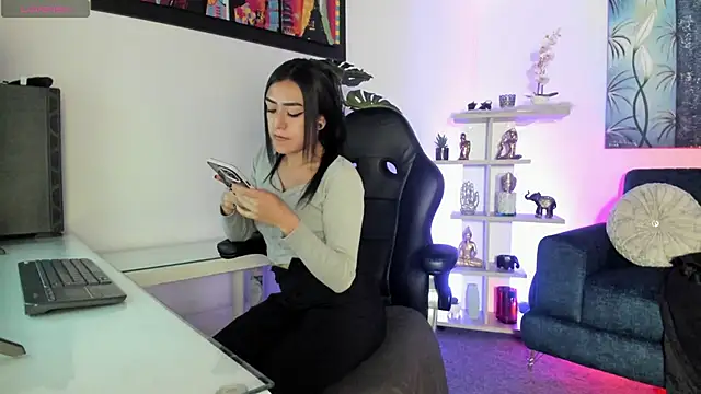 Snapshot of BaphyBaby chatting on 03-17-25, 01:24 BaphyBaby online show from 03-17-25, 01:24