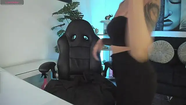 Snapshot of BaphyBaby chatting on 02-11-26, 11:37 BaphyBaby online show from 02-11-26, 11:37