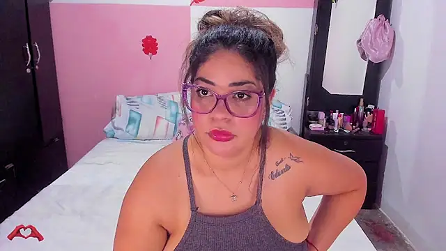 Snapshot of laris_park chatting on 10-29-25, 05:58 laris park online show from 10-29-25, 05:58