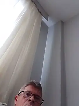 Snapshot of 510915asi chatting on 02-09-25, 07:16 510915asi online show from 02-09-25, 07:16