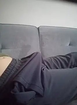 Snapshot of 510915asi chatting on 02-22-25, 04:30 510915asi online show from 02-22-25, 04:30