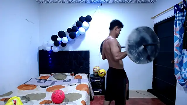 Snapshot of freddy_romas chatting on 12-14-25, 03:23 freddy romas online show from 12-14-25, 03:23