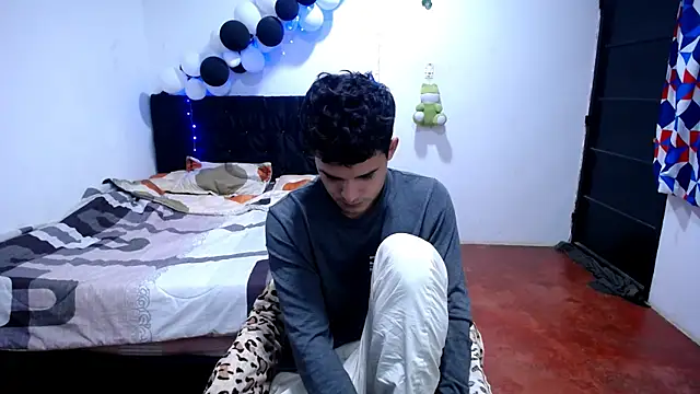 Snapshot of freddy_romas chatting on 12-18-25, 07:58 freddy romas online show from 12-18-25, 07:58