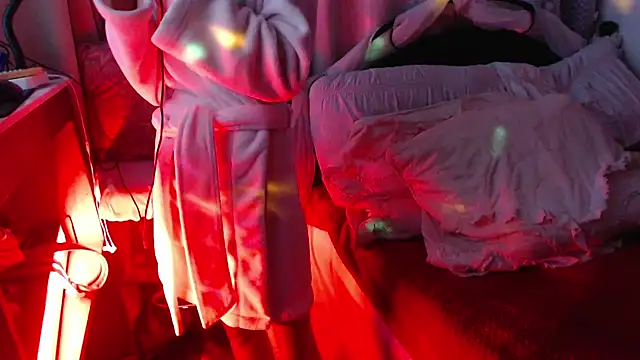 Snapshot of mysterymel chatting on 10-18-25, 01:12 mysterymel online show from 10-18-25, 01:12